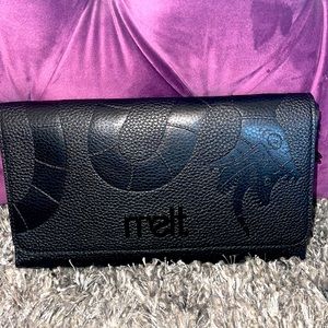 Melt Beetlejuice Clutch